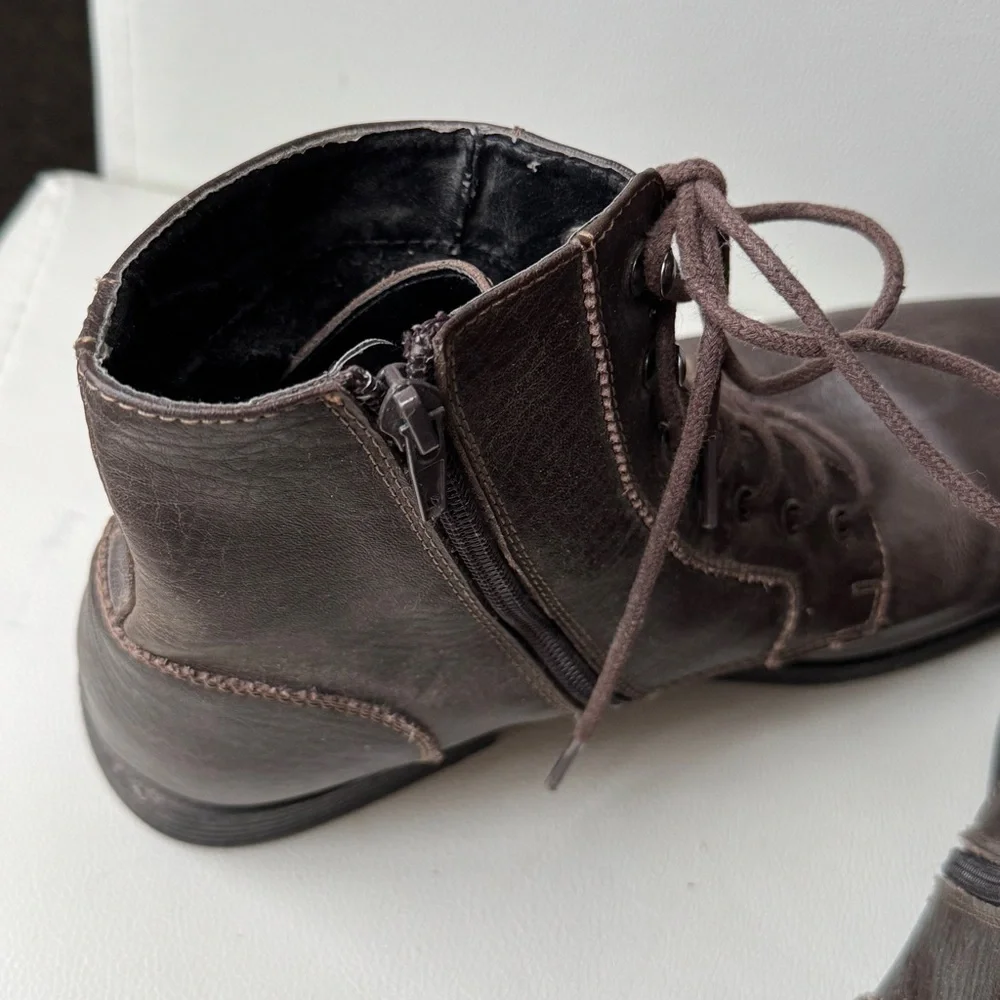 Robert Wayne Brown Leather Ankle Boots